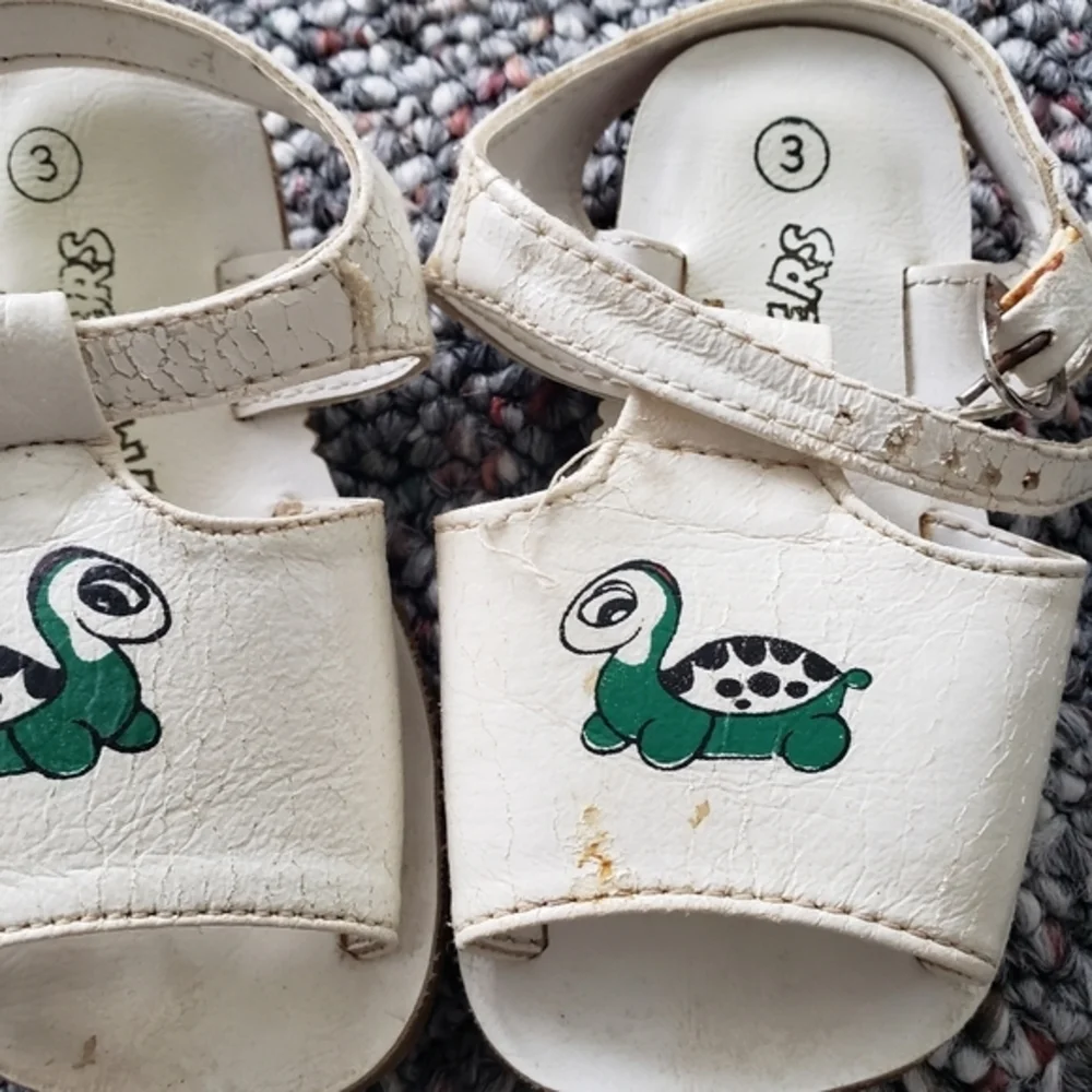 Vintage 70s Turtle Baby Sandals‎
